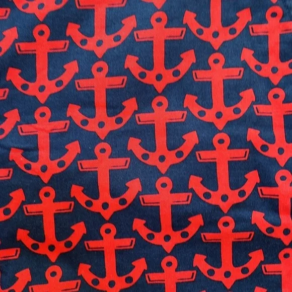 Vineyard vines SZ 8, anchor print shorts in red/blue combo.